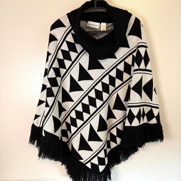 Alfred Dunner Black and White Fringed Cozy Shawl Size L/XL - Picture 1 of 5